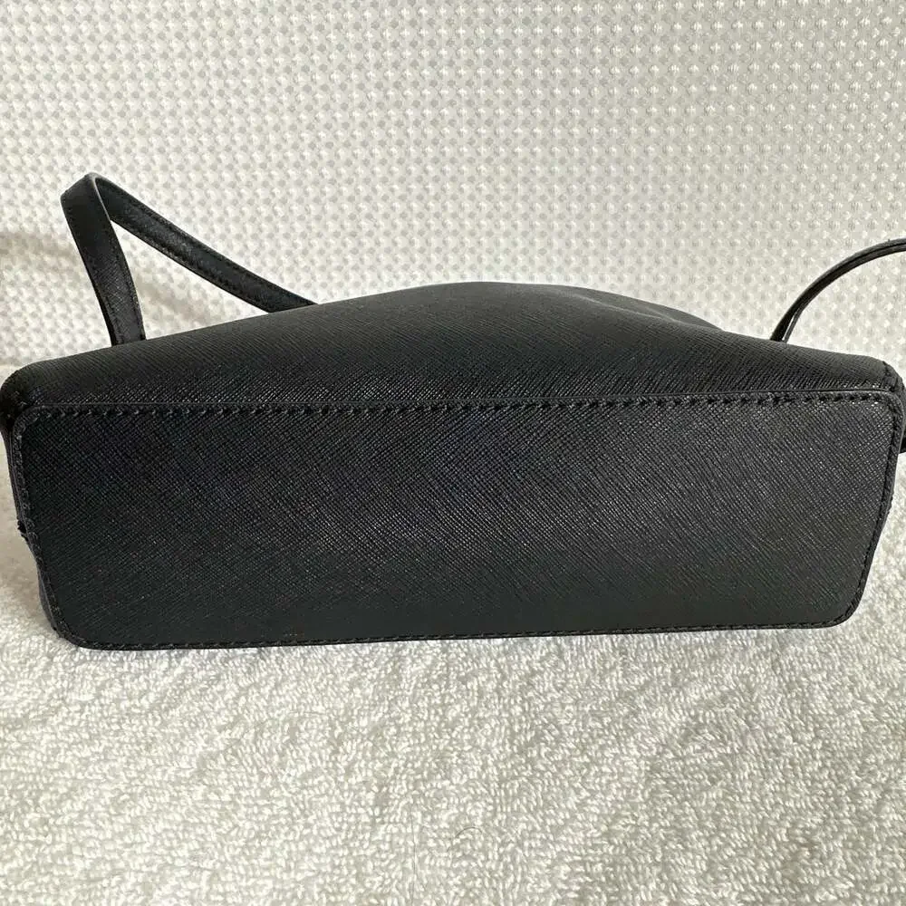 Kate Spade Cameron Street Large Hilli Saffiano Leather Crossbody Bag in Black